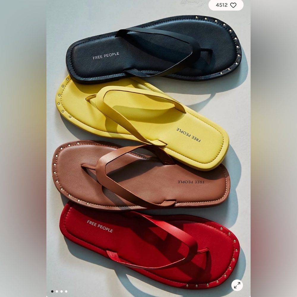 ⭐️NWOT Free People Sona Leather Thong Sandals⭐️